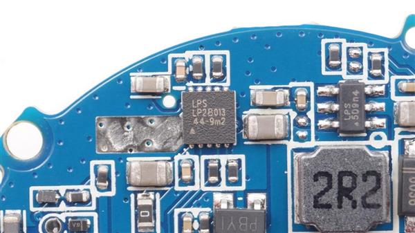 RTX 5090 PCB电路板首次曝光！巨无霸核心的秘密解读(图1)