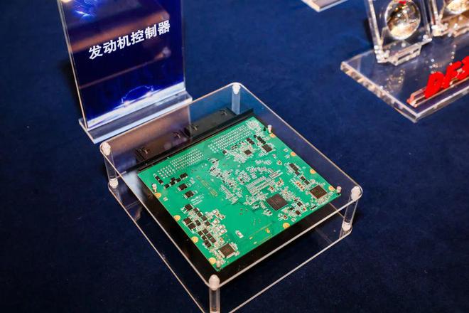 全国产化RISC-V车规级MCU芯片烽火通信二进制半导体新品亮相(图1)
