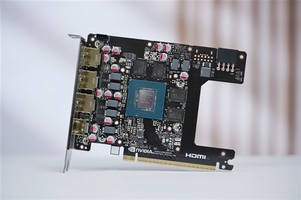 长不足10厘米！技嘉RTX 5060 Ti EAGLE PCB短的令人发指(图1)